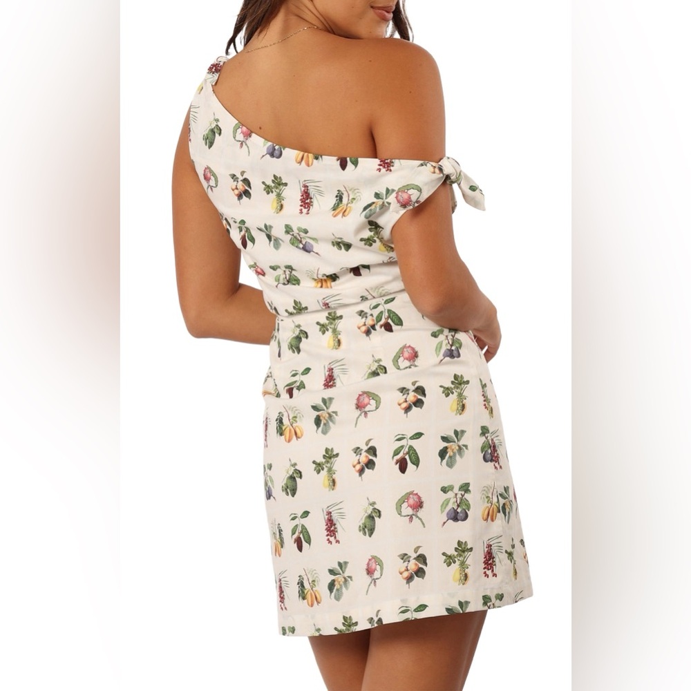 Petal & Pup One Shoulder Floral Mini Dress Cream NWT M Cottagecore Summer - Picture 3 of 14
